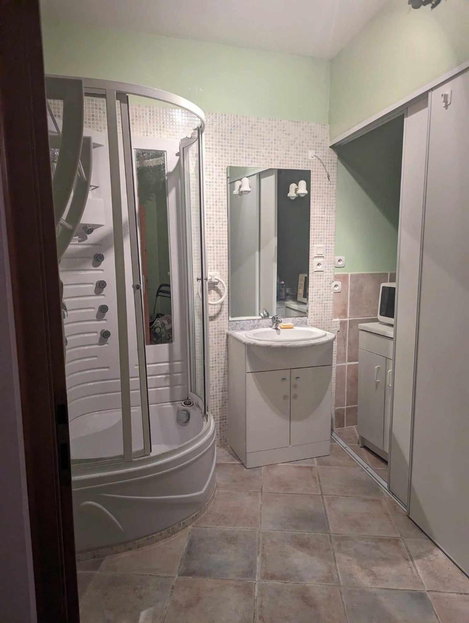 Chambre Climatisee Avec Espaces Privatifs Dont Salle De Bain Et Wc La Liviniere Екстериор снимка